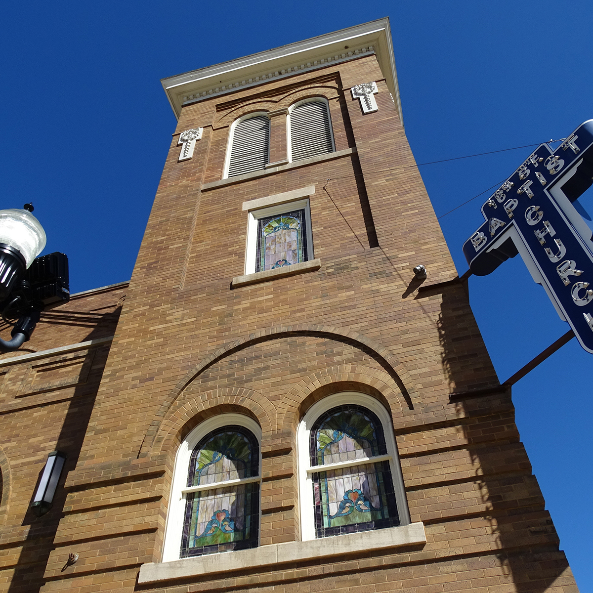 Facade_of_16th-1200wSq